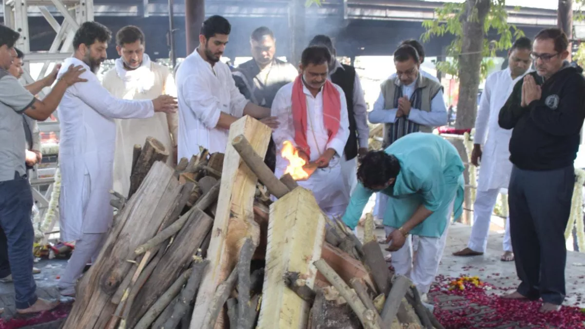पंचतत्व में विलीन हुए ओपी कोहली दिल्ली के निगम बोध घाट पर हुआ अंतिम संस्कार पंचतत्व में विलीन हुए ओपी कोहली दिल्ली के निगम बोध घाट पर हुआ अंतिम संस्कार