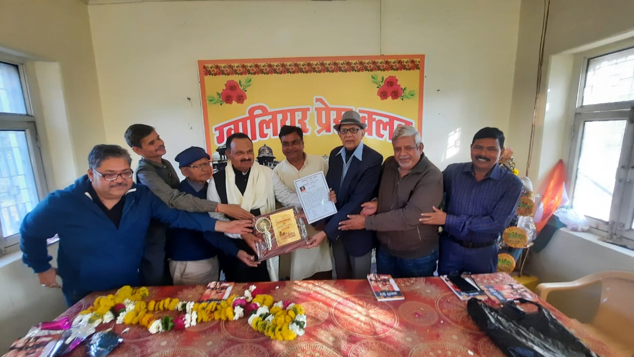 जीवन में प्रतिमान स्थापित करने वाले व्यक्तित्व ही हमारे असली हीरो हैं .डॉ त्यागी