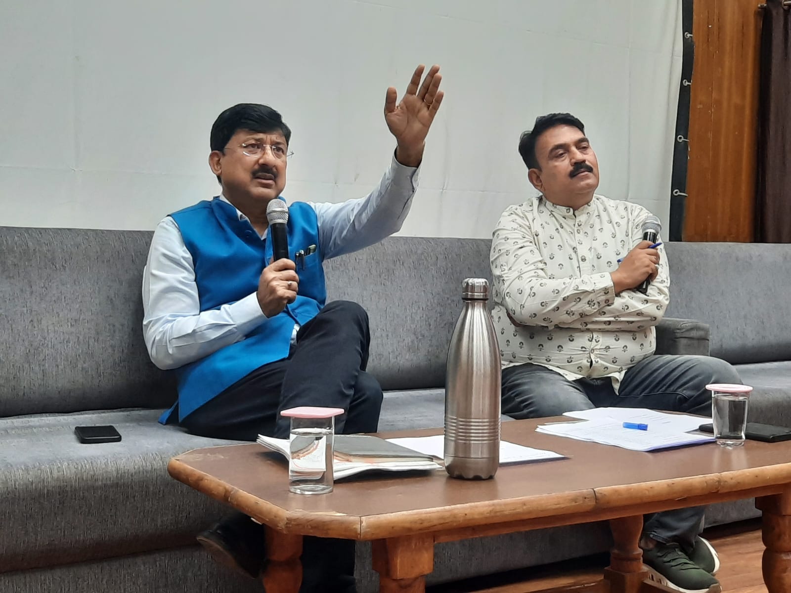 स्वच्छता सर्वेक्षण 2023 की तैयारियों को लेकर निगमायुक्त ने की समीक्षा, स्वच्छता अमले से की चर्चा स्वच्छता