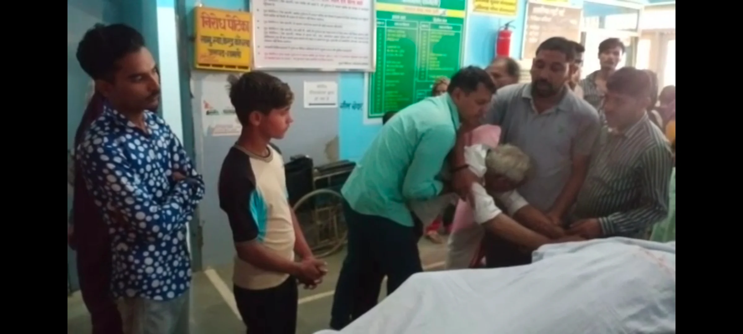 स्पीड ब्रेकर के दचके से बाईक से गिरी महिला की मौत